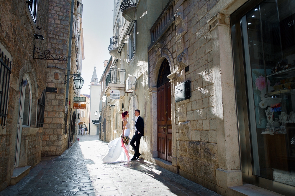 Фото: Сергей Азаров 
Организация: BOCHAROFF WEDDING 
Образ невесты: Надежда Князева
Помощь в организации в Черногории: Olga Baskova 